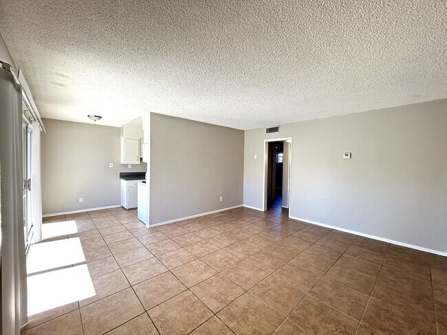 Foto del edificio - AVAILABLE NOW!! 2 Bedroom 1 Bath Apartment...