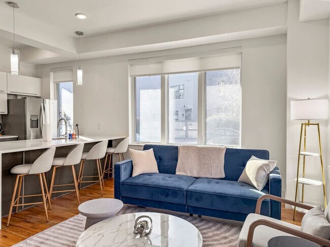 Building Photo - 236 W Thompson St