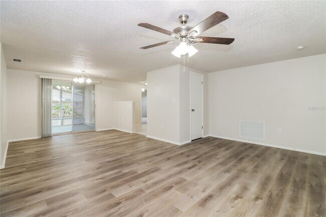 Building Photo - 6255 Maplewood Dr