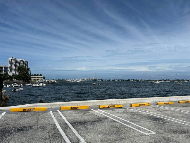 Foto del edificio - 4500 N Flagler Dr