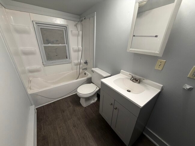 Building Photo - 618 Porter-