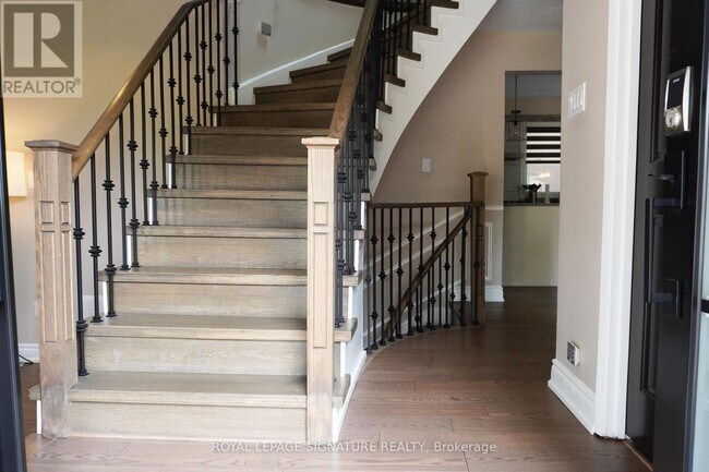 Building Photo - 4127 Trellis Crescent