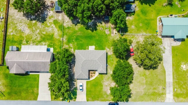 Foto del edificio - 3328 Broadview Cir