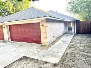 Building Photo - 203 San Angelo Ave