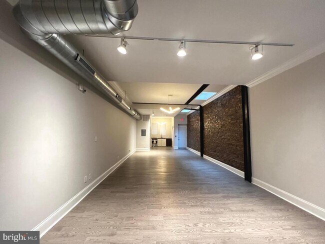 Foto del edificio - 335 W Girard Ave
