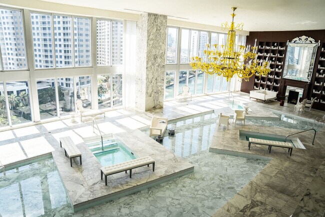 Foto del edificio - 485 Brickell Ave