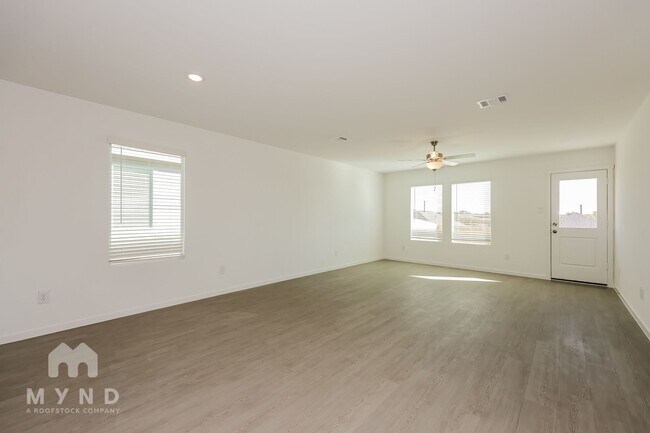 Building Photo - 2765 Mistwood Dr