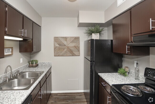 2HAB, 1.5BA - 855 ft² - Brixton