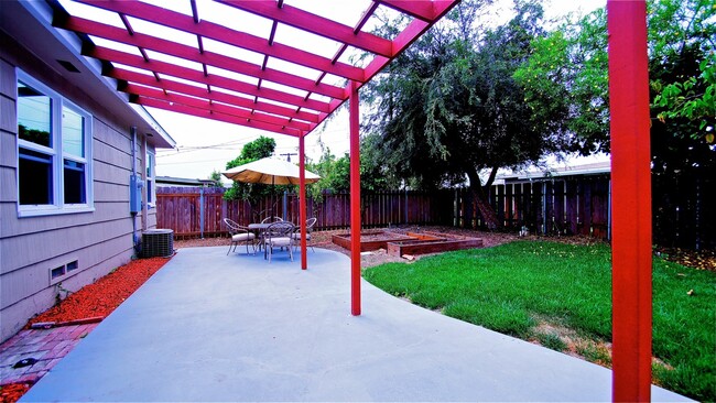 Building Photo - 6162 Dorothy Dr