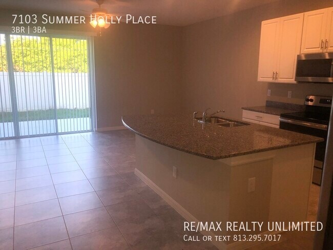 Building Photo - 7103 Summer Holly Pl