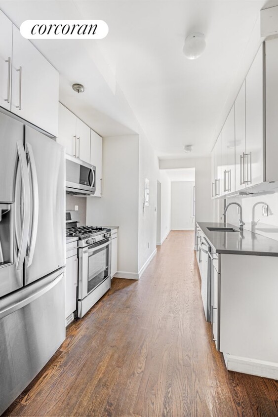 Foto principal - 710 Riverside Dr