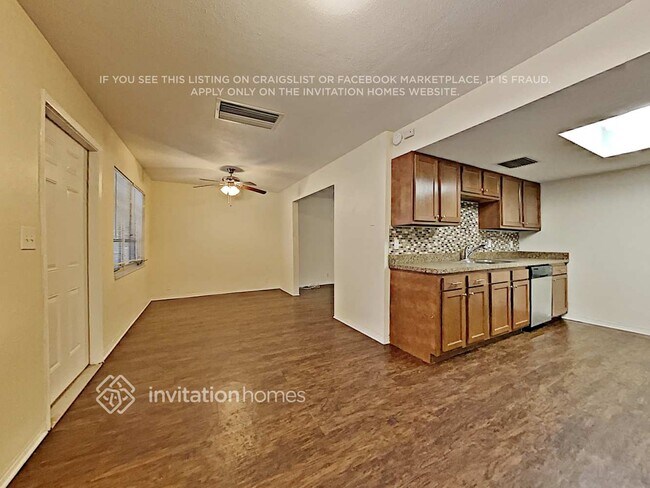 Foto del edificio - 1660 67th Ave S