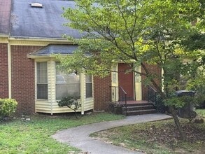 Building Photo - 7157 Williamsburg Dr