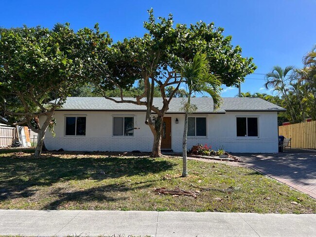 Building Photo - 998 Mohican Blvd