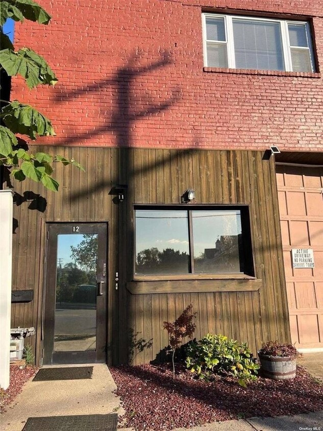 Primary Photo - 12 S Ketcham Ave