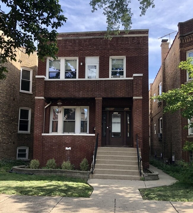 Building Photo - 5147 W Cullom Ave