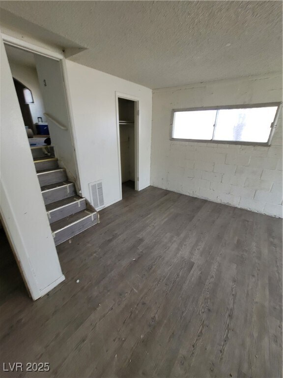 Foto del edificio - 301 Lance Ave