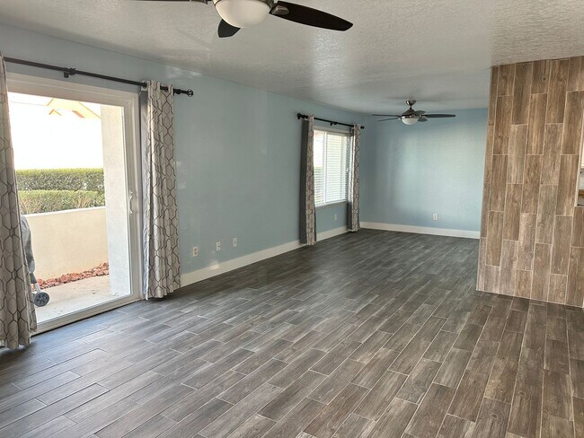 Foto del edificio - Beautiful 2-bedroom, 2-bathroom condo alon...