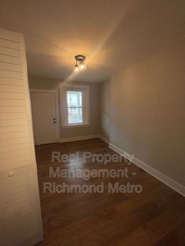 Building Photo - 613 N 32nd St