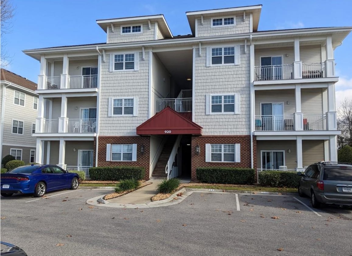 Primary Photo - 920 Southmoor Dr
