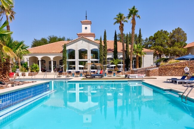 Resort Style Swimming Pool - The Retreat at Mesa Hills