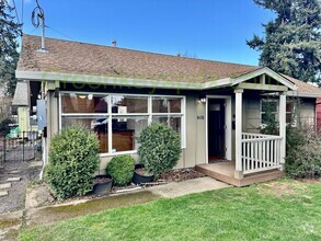 Building Photo - 9415 N Fairhaven Ave