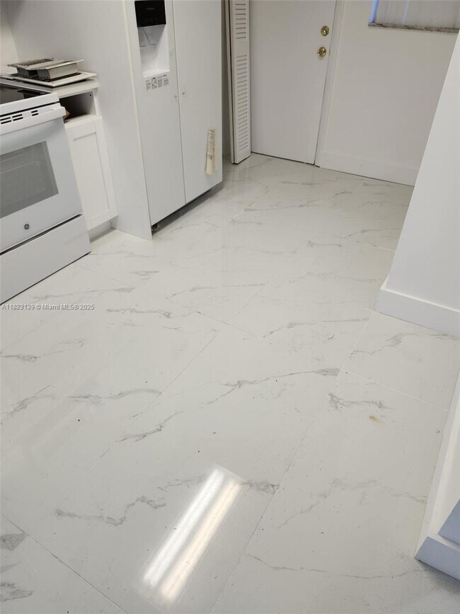 Foto del edificio - 2 bedroom in North Miami Beach FL 33179