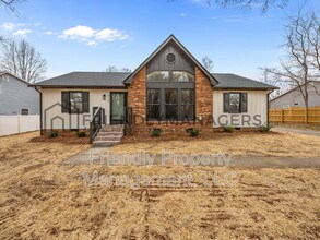 Building Photo - 2119 Dave St