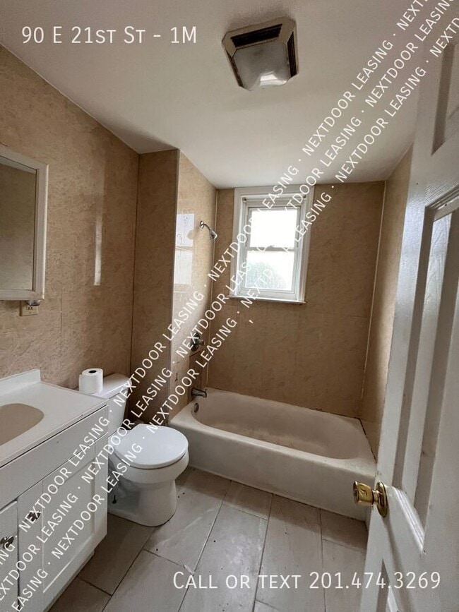 Foto del edificio - 90 E 21st St