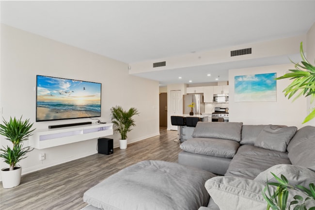 Foto del edificio - 1240 India St