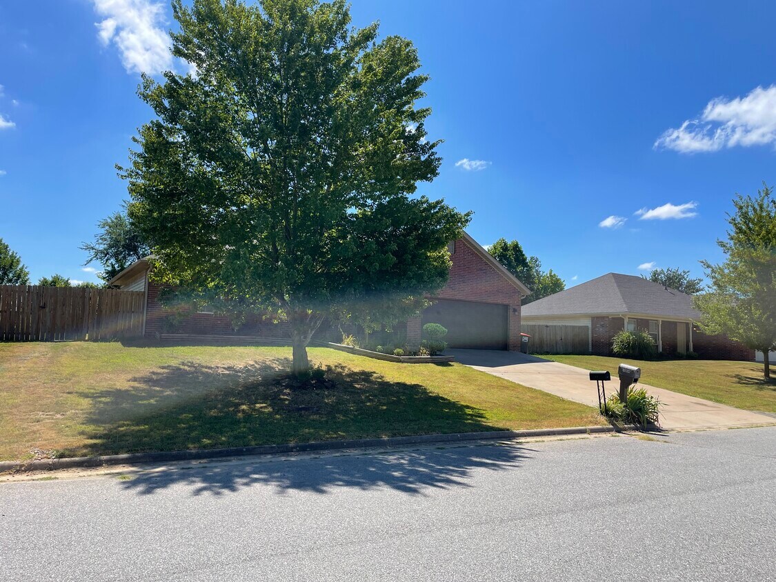 Foto principal - 1354 Laurie Ln