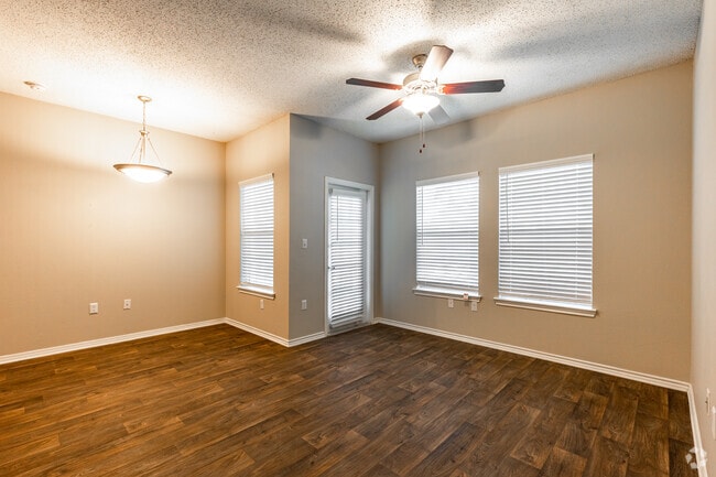 The Mustang - 670SF - Southgate Glen