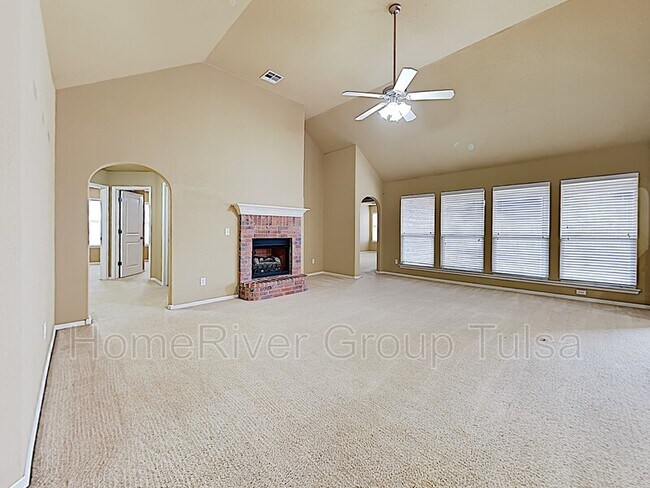 Foto del edificio - 9020 N 157th E Ave