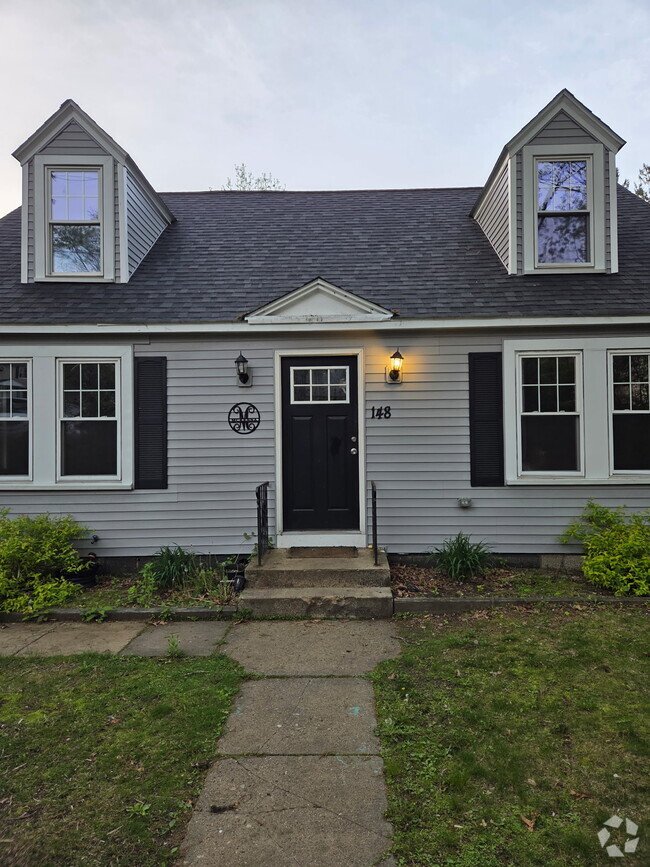 Building Photo - 148 Leicester St