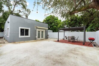 Building Photo - 1850 NW 92nd St