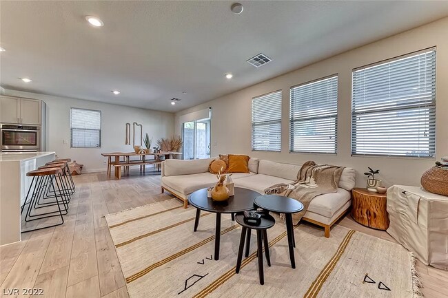 Foto del edificio - 918 Cherry Glen Pl