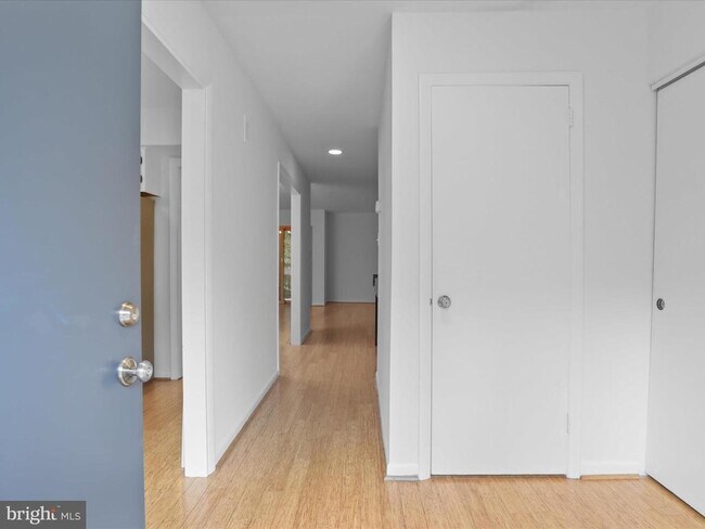 Building Photo - 11645 Newbridge Ct