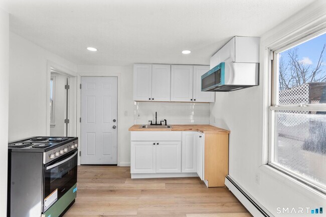 Foto del edificio - 26-28-28 Mc Lean St