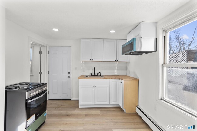 Foto del edificio - 26 Mc Lean St