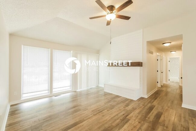 Foto del edificio - 3 Bedroom Pet-Friendly Home in BELTON, MO ...
