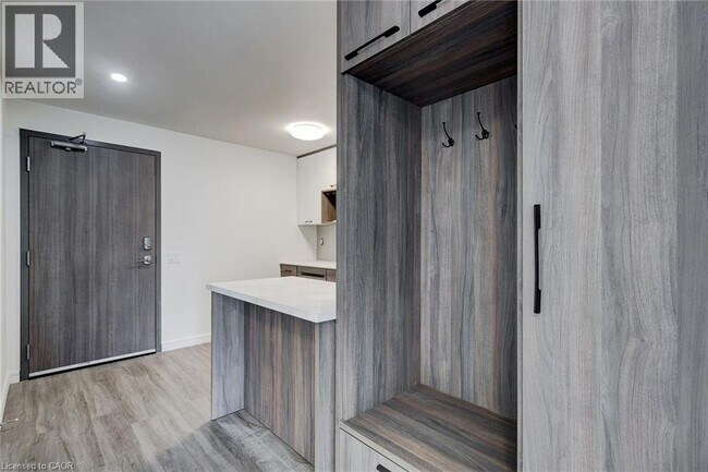 Building Photo - 49 Walnut St S