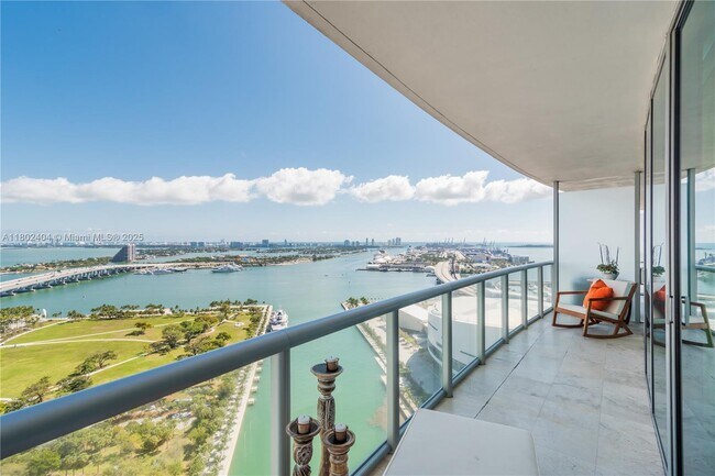 Building Photo - 888 Biscayne Blvd