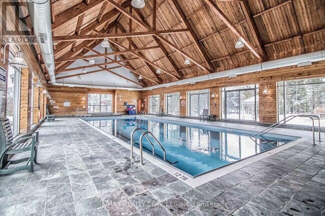 Photo du bâtiment - 2177 Burnhamthorpe Rd W