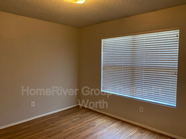 Building Photo - 4840 Trail Hollow Dr