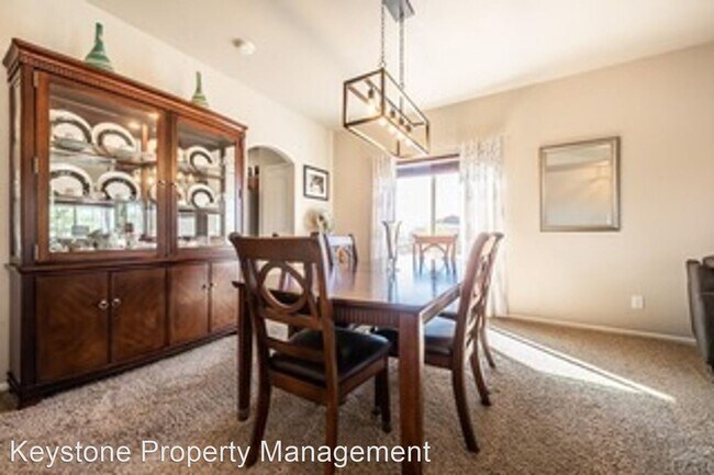 Foto del edificio - 4 br, 2.5 bath House - 136 S. Ensenada Drive