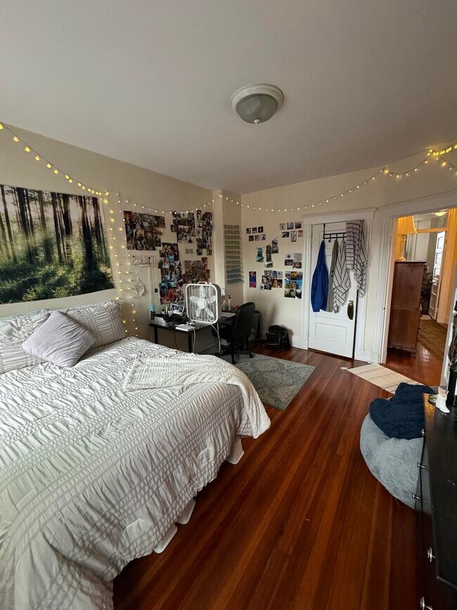 Foto del edificio - Awesome two bedroom in Cleveland Circle