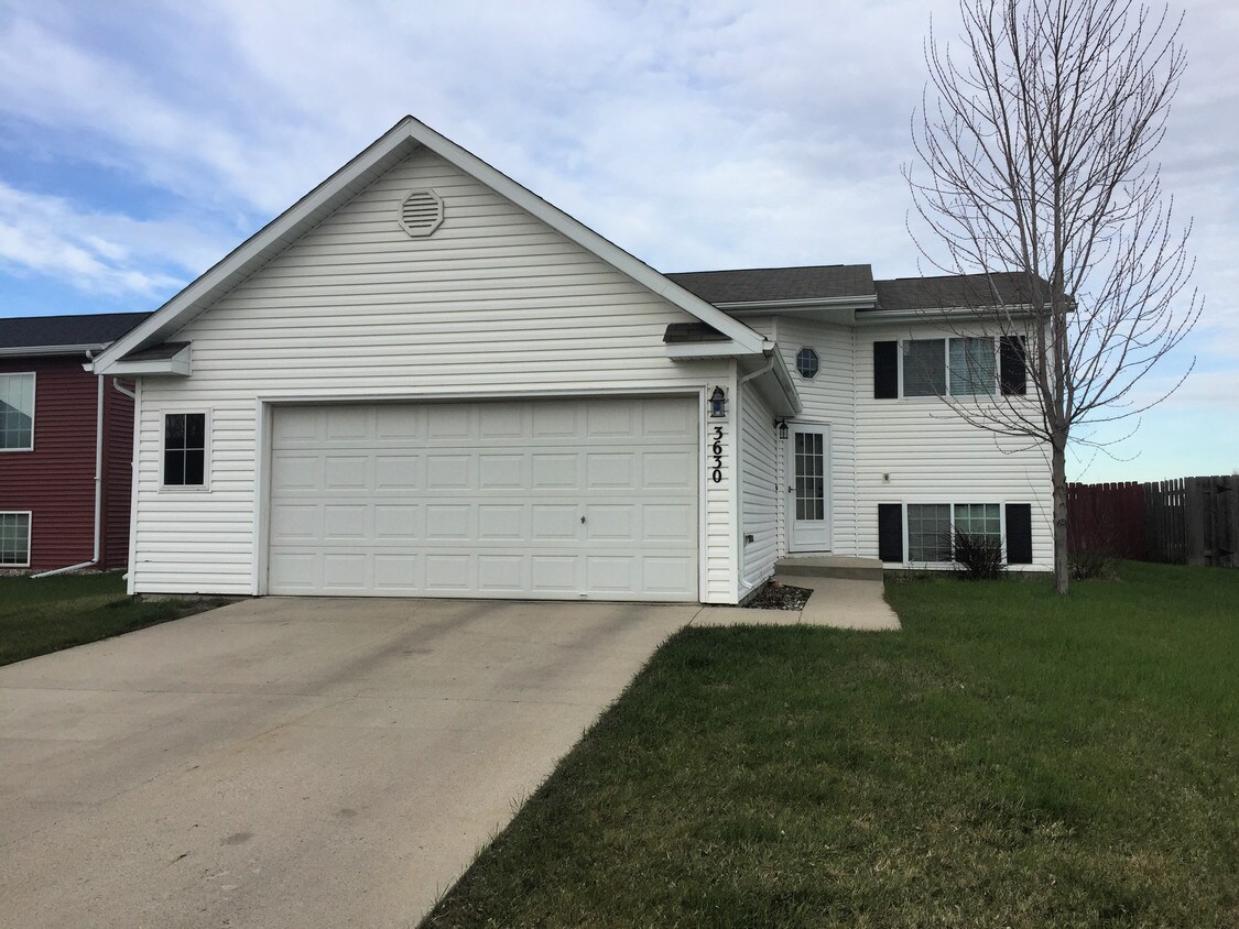 3630 39th St S, Moorhead, MN 56560 House Rental in Moorhead, MN