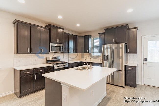 Building Photo - 7603 Elk Grove Path