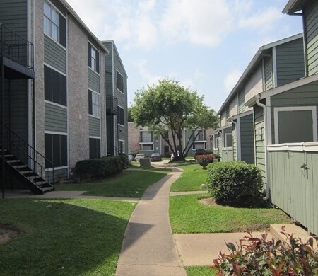 Foto del edificio - 10250 Lands End Dr