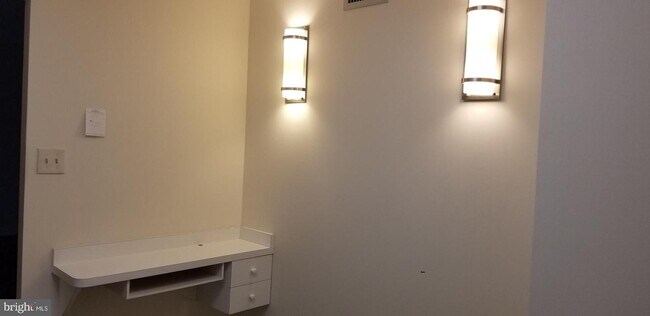 Building Photo - 20722 Valley Forge Cir